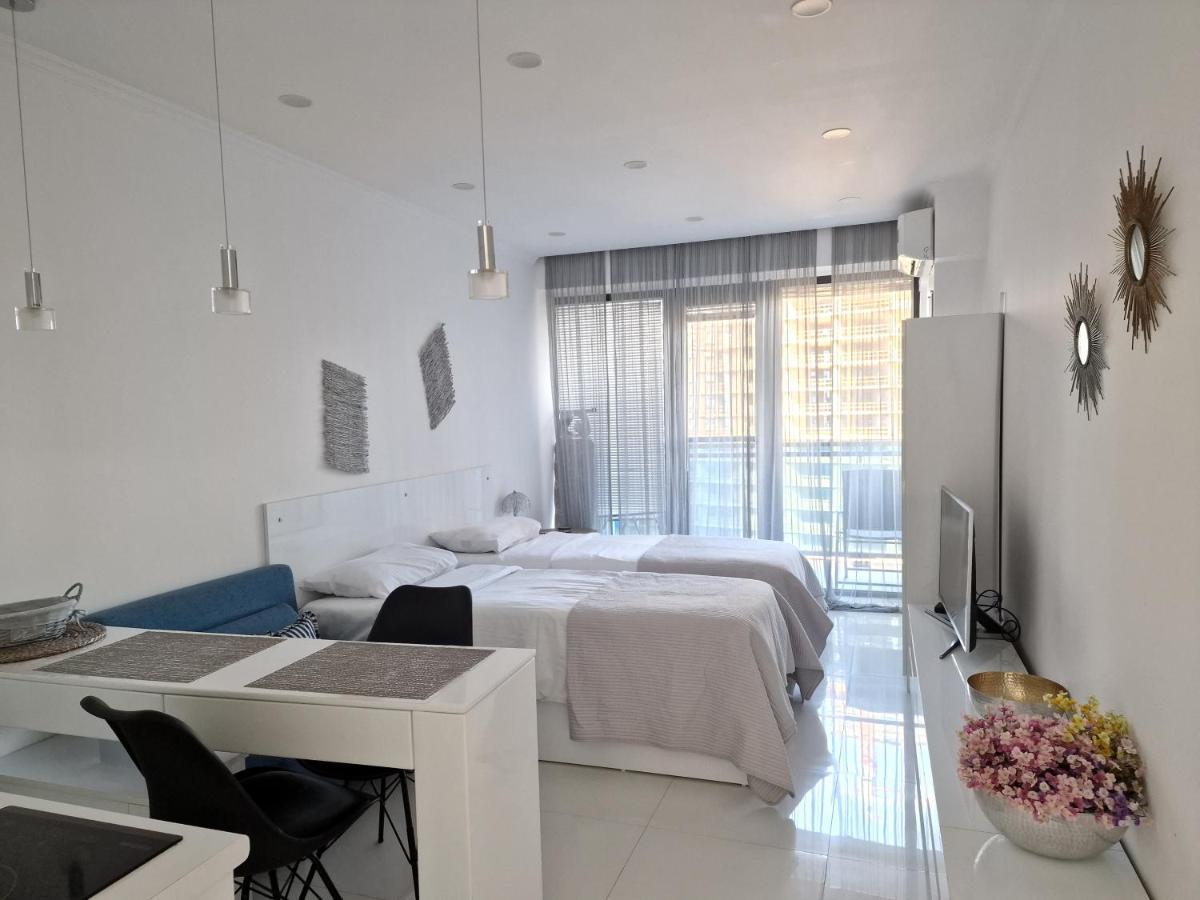 Your Beach Tower Batumi Luaran gambar