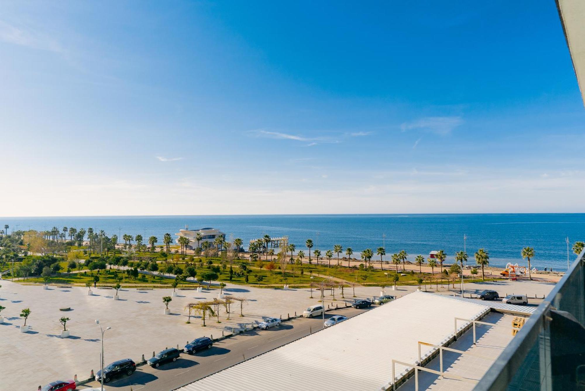 Your Beach Tower Batumi Bilik gambar