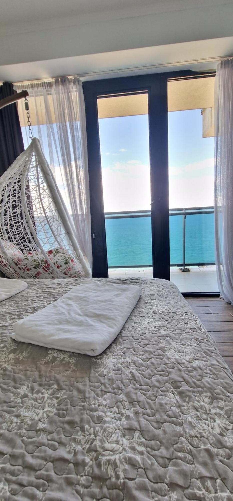 Your Beach Tower Batumi Bilik gambar
